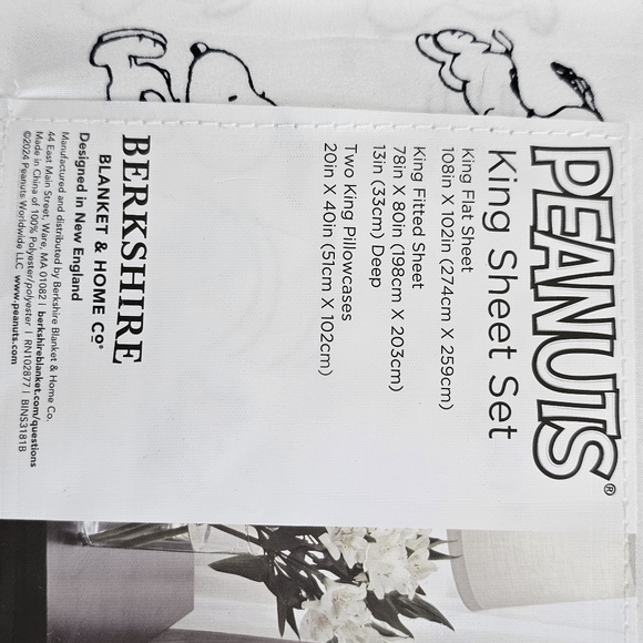 Peanuts Snoopy King Size Sheet Set - Picture 2 of 2